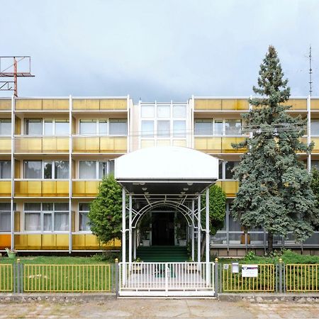Отель Retro Lido - Вонярцвашхедь Экстерьер фото